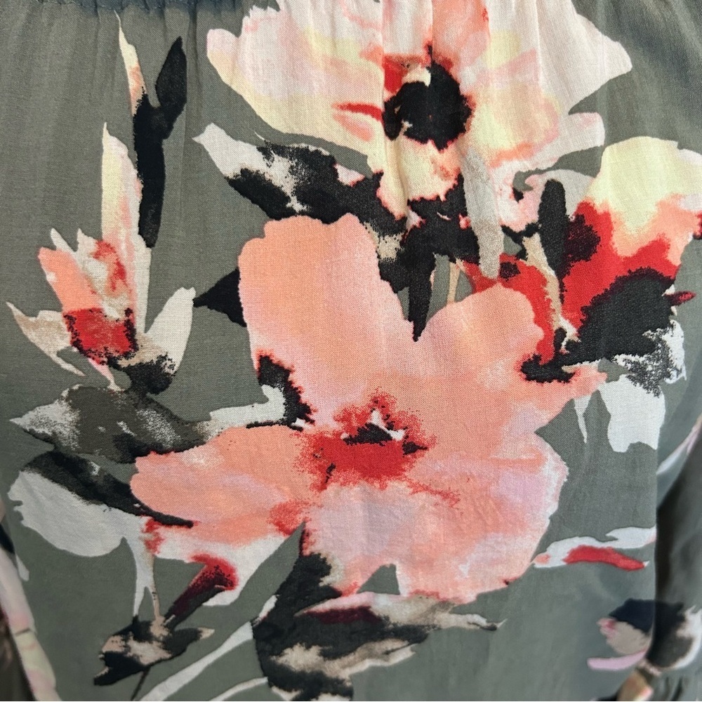 White House Black Market Boho Floral Off-Shoulder Olive Green Blouse Size MP - Picture 4 of 7